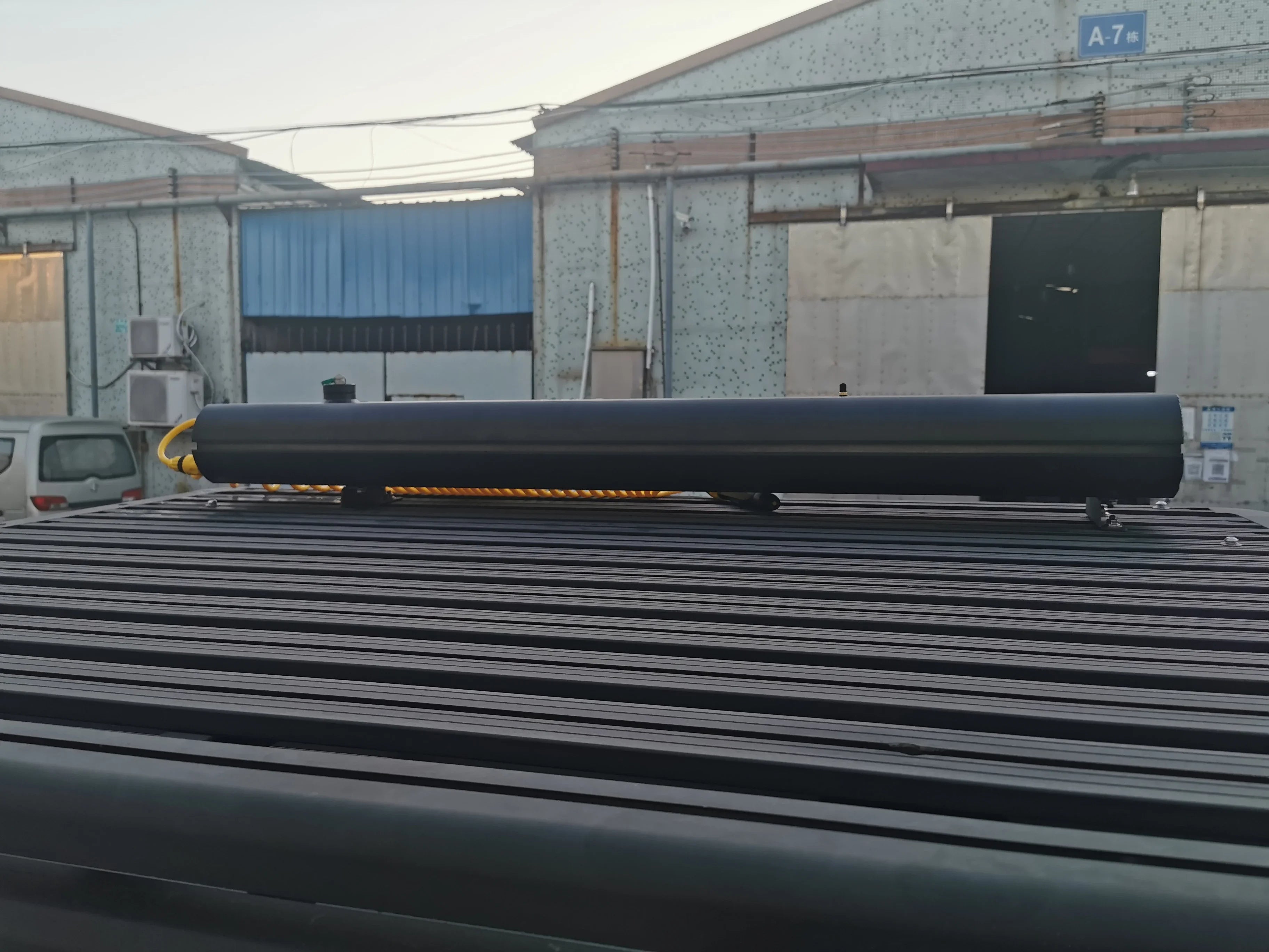 Aluminum 30L Capacity Car Roof Top Water Tank With High Pressure Sprinkler Outdoor Camping Car Water Storage Tank